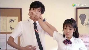 穿书女配小说娱乐圈吃瓜,女配吃瓜指南，解锁人生新境界