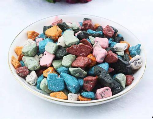 小布娱乐边吃零食边吃瓜